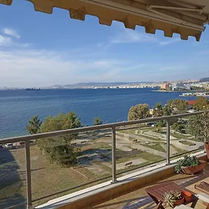 apt-seafront-family-free-parking-the-cruiseflat.hotelschalkidiki.net/